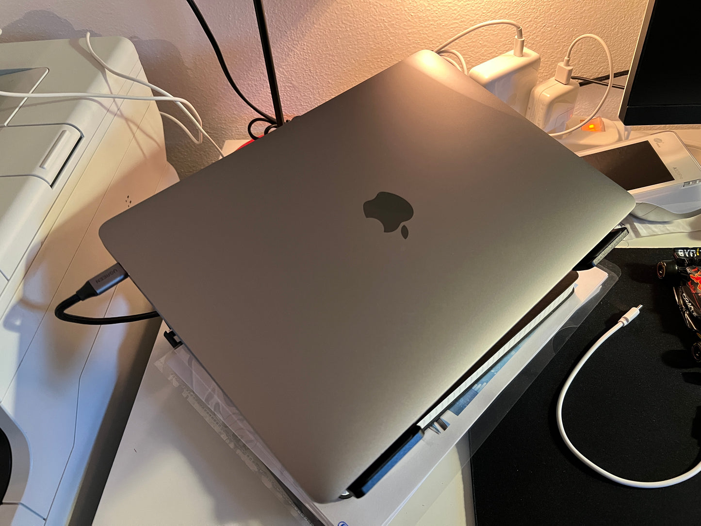 Apple MacBook PRO M2 256Gb + 8Gb RAM pari nuovo